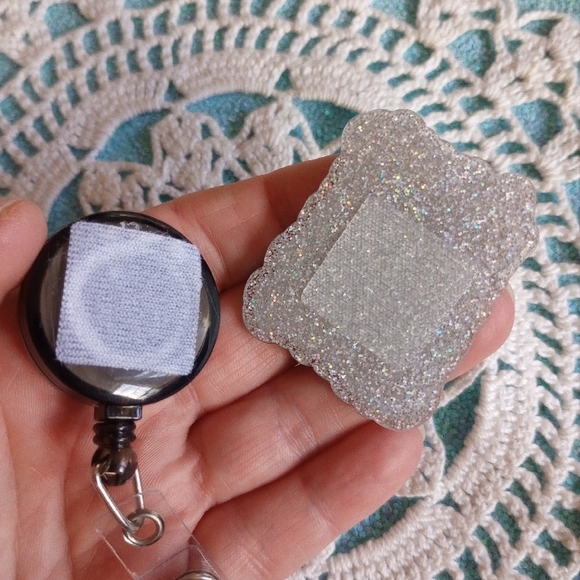 Colorful Animals Scrubs and Rubber Gloves Badge Reel - Picture 4 of 7